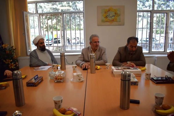 
دیدار هیئت رئیسه دانشگاه فرهنگیان با مسئول نهاد نمایندگی ولی فقیه در دانشگاه های استان
 3