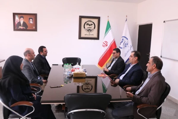 انعقاد تفاهم نامه همکاری بین دانشگاه فرهنگیان و جهاد دانشگاهی استان مرکزی
 3