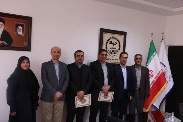 انعقاد تفاهم نامه همکاری بین دانشگاه فرهنگیان و جهاد دانشگاهی استان مرکزی
 4