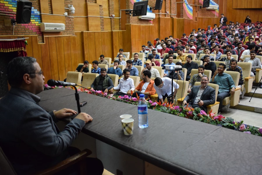 
برگزاری مجموعه کارگاه های آموزشی ازدواج ویژه دانشجویان دانشگاه های استان کرمانشاه
 12