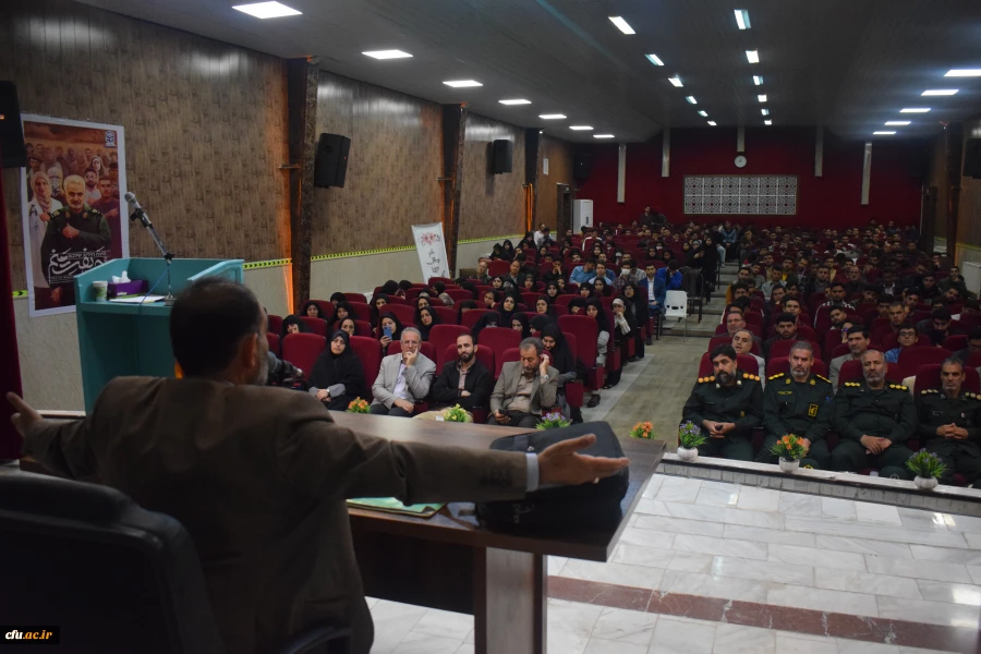 
برگزاری نشست جهاد تبیین با موضوع وعده صادق و تجلیل از فرماندهان سپاه نبی اکرم(ص) کرمانشاه
 2