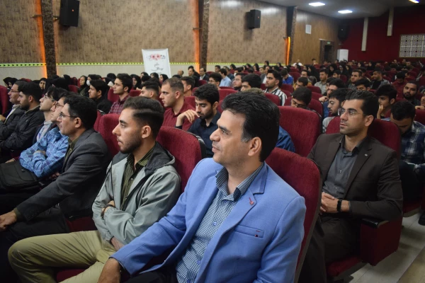 
برگزاری نشست جهاد تبیین با موضوع وعده صادق و تجلیل از فرماندهان سپاه نبی اکرم(ص) کرمانشاه
 4