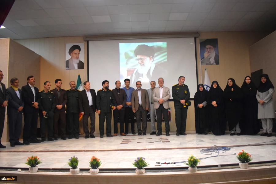 
برگزاری نشست جهاد تبیین با موضوع وعده صادق و تجلیل از فرماندهان سپاه نبی اکرم(ص) کرمانشاه
 4