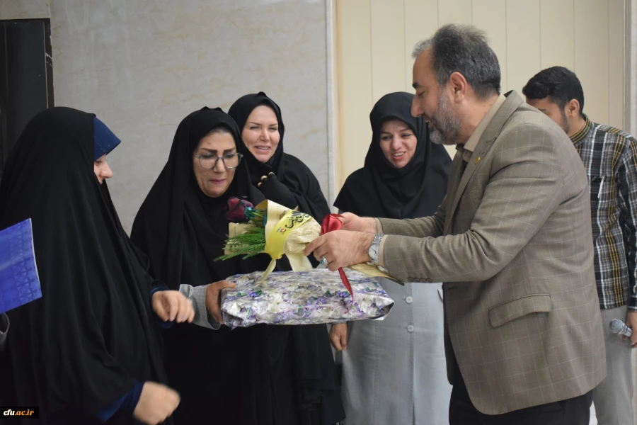 
برگزاری نشست جهاد تبیین با موضوع وعده صادق و تجلیل از فرماندهان سپاه نبی اکرم(ص) کرمانشاه
 5