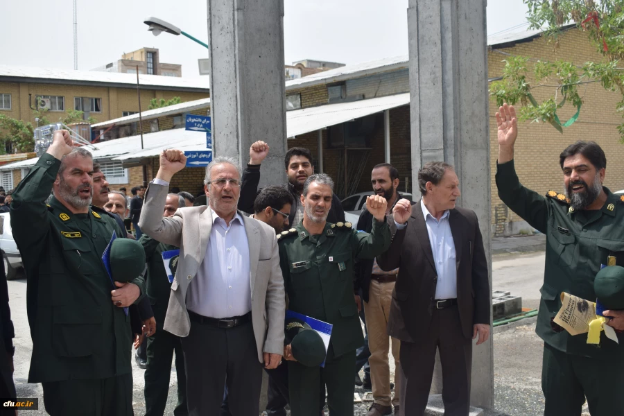 
برگزاری نشست جهاد تبیین با موضوع وعده صادق و تجلیل از فرماندهان سپاه نبی اکرم(ص) کرمانشاه
 5