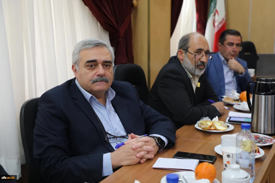 نشست هم اندیشی اعضای هیات رئیسه با مدیران استانی 33