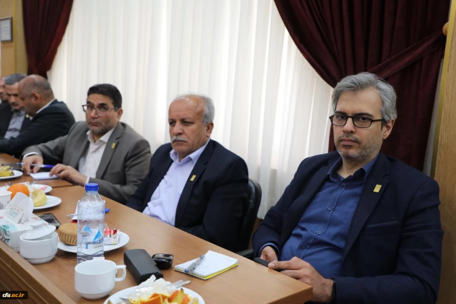 نشست هم اندیشی اعضای هیات رئیسه با مدیران استانی 35
