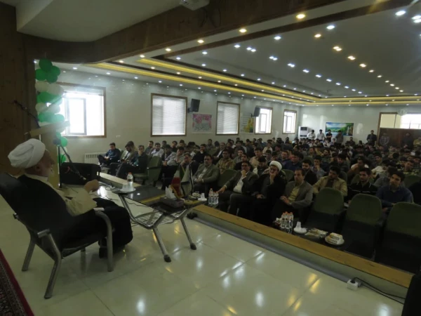 کمبود فضای خوابگاهی دانشگاه فرهنگیان اراک باید رفع شود
 3