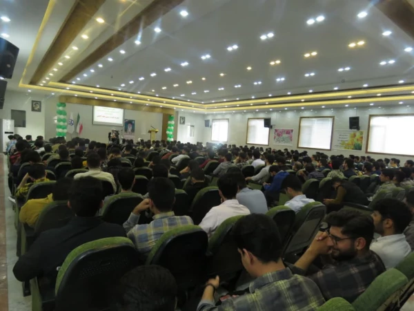 کمبود فضای خوابگاهی دانشگاه فرهنگیان اراک باید رفع شود
 4