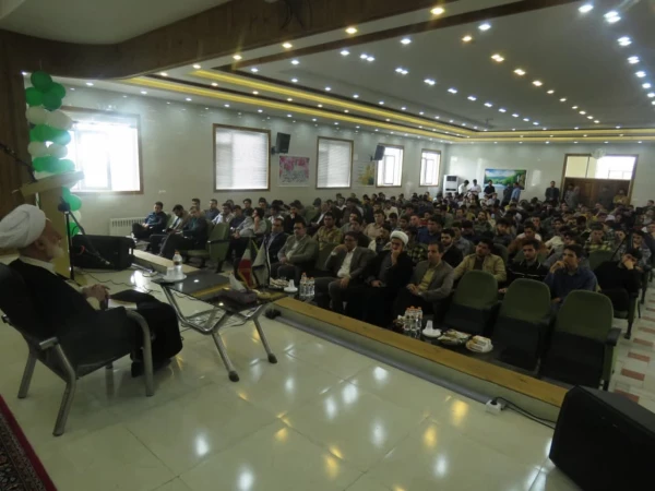 کمبود فضای خوابگاهی دانشگاه فرهنگیان اراک باید رفع شود
 9