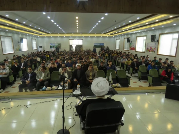 کمبود فضای خوابگاهی دانشگاه فرهنگیان اراک باید رفع شود
 10