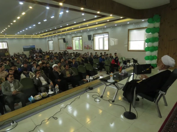 کمبود فضای خوابگاهی دانشگاه فرهنگیان اراک باید رفع شود
 11