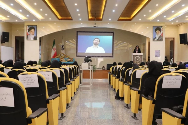 همایش تدبر در قرآن با محوریت سوره فلق
 4