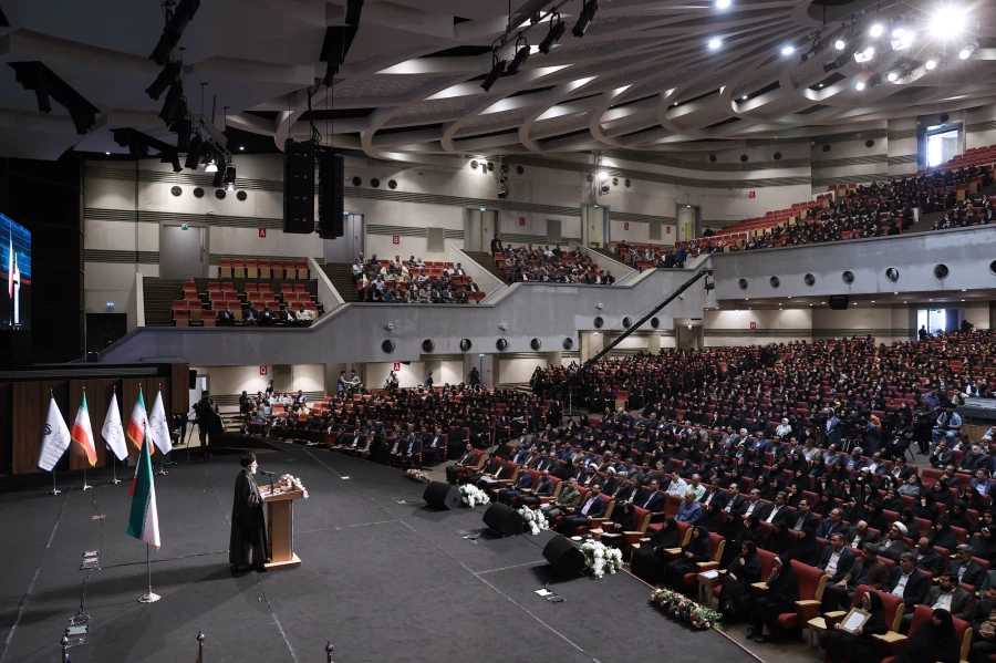 بنای دولت تقویت دانشگاه فرهنگیان و شهید رجایی در همه زمینه ها بویژه جذب اساتید برجسته است 6