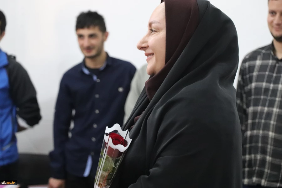 معلمان ویژه ترین عنصر نظام آموزشی هستند. 4