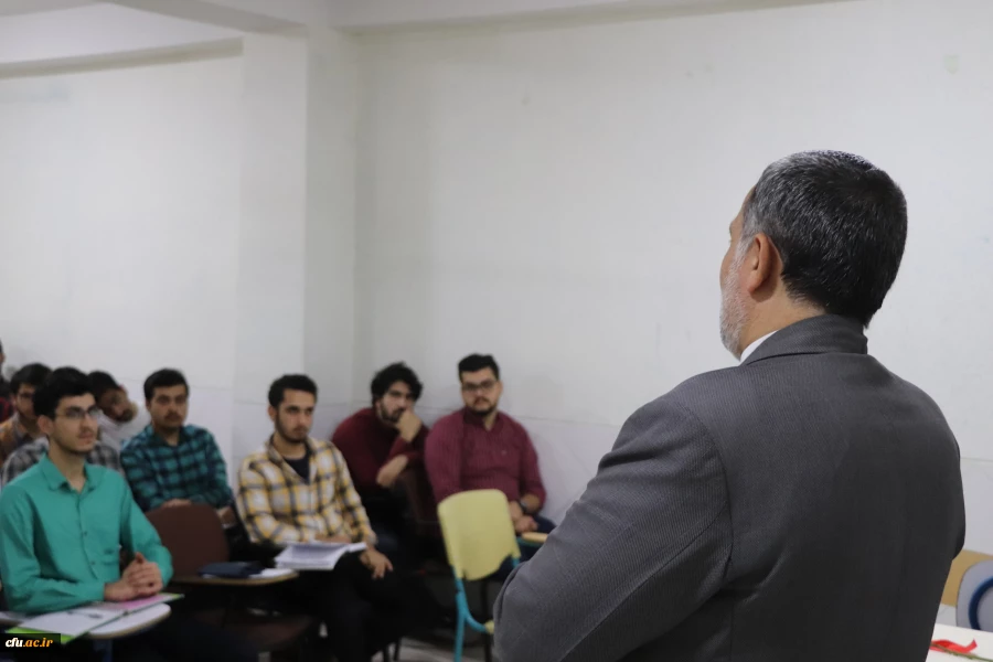 معلمان ویژه ترین عنصر نظام آموزشی هستند. 14