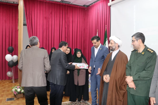 برگزاری مراسم بزرگداشت مقام معلم و گرامیداشت هفته سرآمدی آموزش در استان آذربایجان شرقی 12