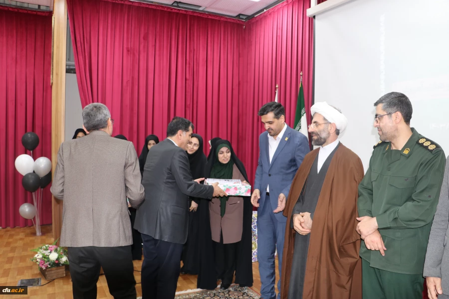 برگزاری مراسم بزرگداشت مقام معلم و گرامیداشت هفته سرآمدی آموزش در استان آذربایجان شرقی 12