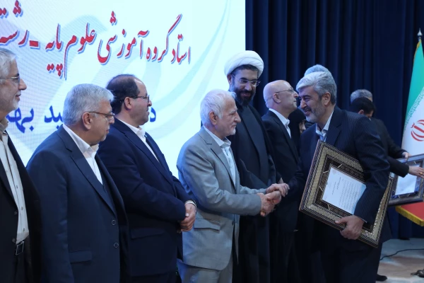 رییس دانشگاه فرهنگیان؛ استاد نمونه کشوری شد 3
