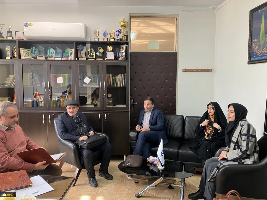 انعقاد قرارداد دورۀ پسادکتری 6 نفر از پژوهشگران  2