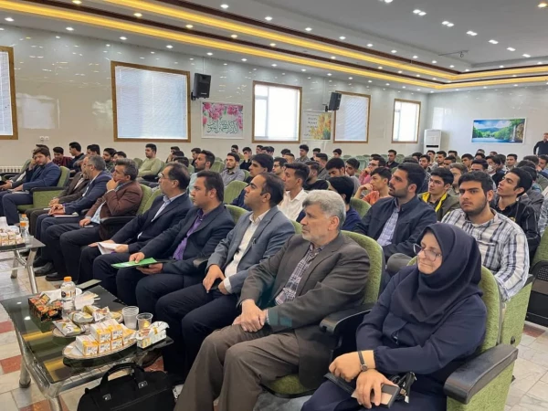 نشست توجیهی دانشجویان طرح دو مدرکی دانشگاه اراک
 3