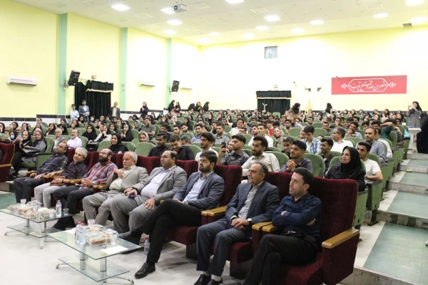 با حضور شاعران برجسته استان بوشهر؛
شب شعر گویشی در پردیس بنت الهدی صدر بوشهر برگزار شد 2