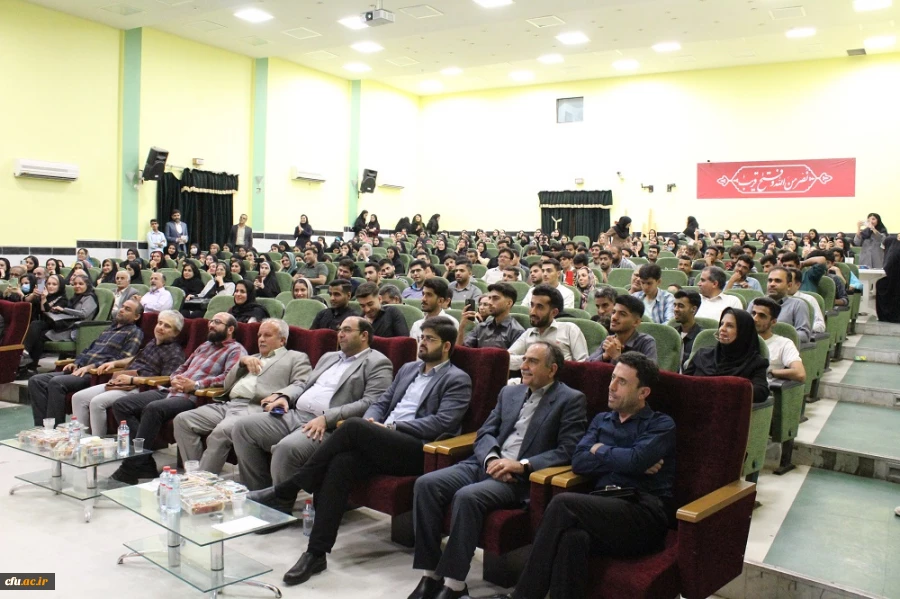 با حضور شاعران برجسته استان بوشهر؛
شب شعر گویشی در پردیس بنت الهدی صدر بوشهر برگزار شد 2