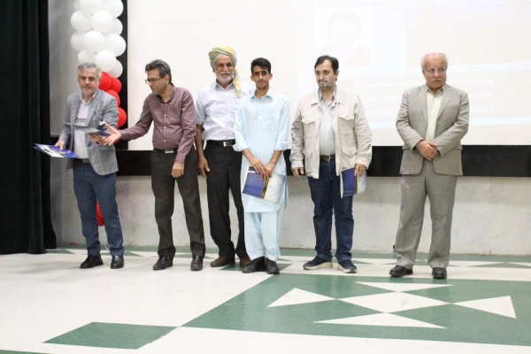 با حضور شاعران برجسته استان بوشهر؛
شب شعر گویشی در پردیس بنت الهدی صدر بوشهر برگزار شد 22