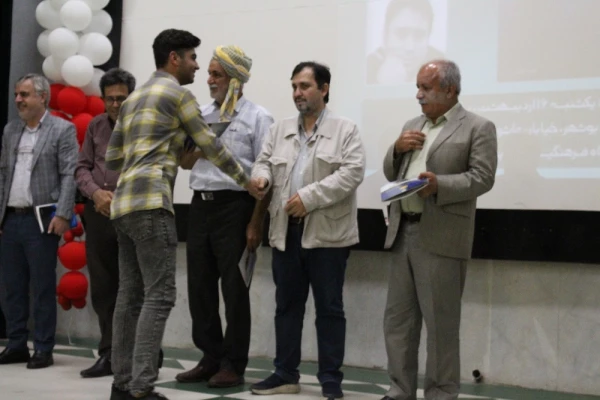 با حضور شاعران برجسته استان بوشهر؛
شب شعر گویشی در پردیس بنت الهدی صدر بوشهر برگزار شد 25