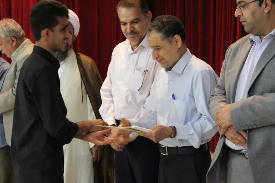 در پردیس های استان بوشهر برگزار شد؛
آئین گرامیداشت مقام و استاد 12