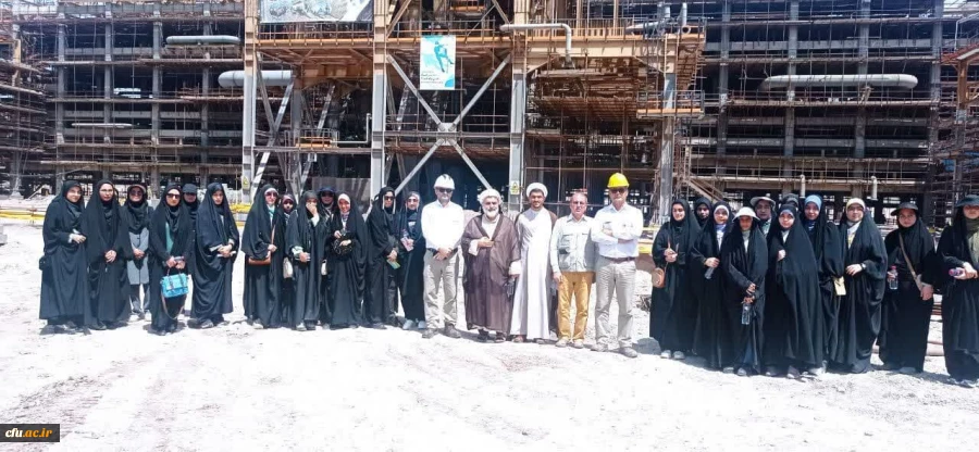 اردوی یک روزه راهیان پیشرفت با حضور استادان و دانشجو معلمان پردیس خواهران دانشگاه فرهنگیان هرمزگان از پالایشگاه در حال ساخت مهر خلیج فارس 4