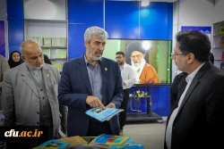 بازدید دکتر برزویی از سی و پنجمین نمایشگاه بین المللی کتاب در غرفه دانشگاه فرهنگیان 10
