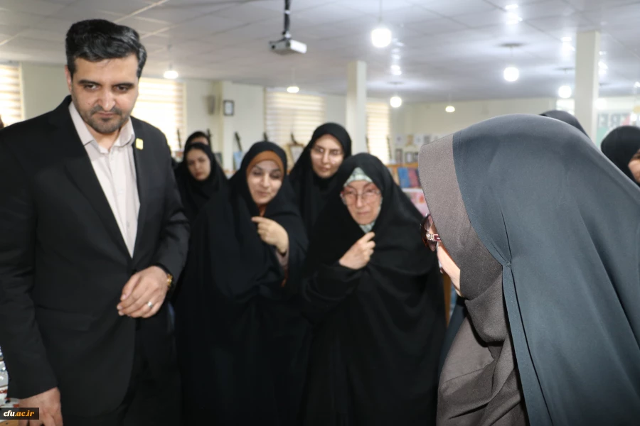 افتتاح یازدهمین نمایشگاه آثار هنری دانشجو معلمان و اساتید دانشگاه فرهنگیان آذربایجان شرقی 3