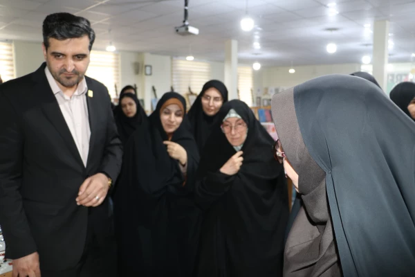 افتتاح یازدهمین نمایشگاه آثار هنری دانشجو معلمان و اساتید دانشگاه فرهنگیان آذربایجان شرقی 8