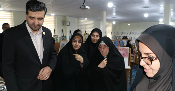 افتتاح یازدهمین نمایشگاه آثار هنری دانشجو معلمان و اساتید دانشگاه فرهنگیان آذربایجان شرقی 13