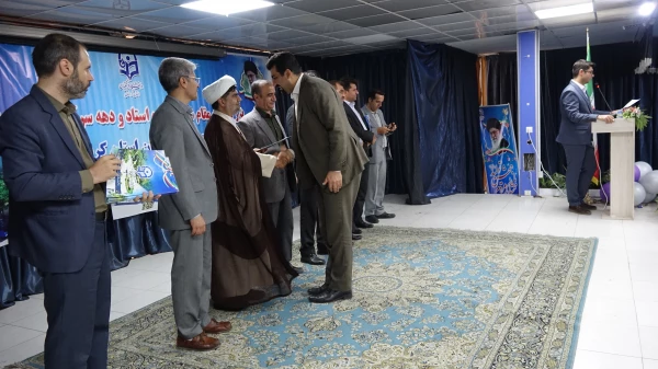 آیین بزرگداشت دهه سرآمدی آموزش و روز دختر در دانشگاه فرهنگیان کردستان
 9