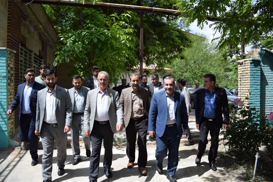 بازدید استاندار از دانشگاه فرهنگیان کرمانشاه و برگزاری ششمین جلسه هیات امنای دانشگاه

 5