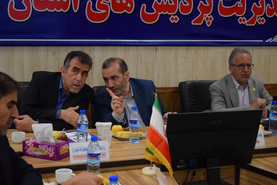 بازدید استاندار از دانشگاه فرهنگیان کرمانشاه و برگزاری ششمین جلسه هیات امنای دانشگاه

 19