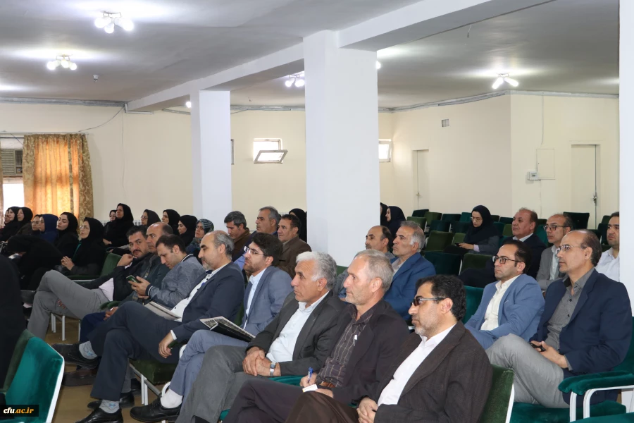 
همایش بزرگ 600 تن از مدیران ،معلمان و دبیران راهنمای  کارورزی استان آذربایجان شرقی 3