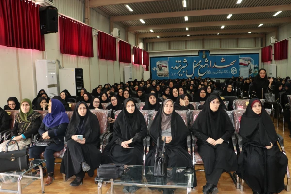 
همایش بزرگ 600 تن از مدیران ،معلمان و دبیران راهنمای  کارورزی استان آذربایجان شرقی 10