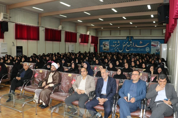 
همایش بزرگ 600 تن از مدیران ،معلمان و دبیران راهنمای  کارورزی استان آذربایجان شرقی 11