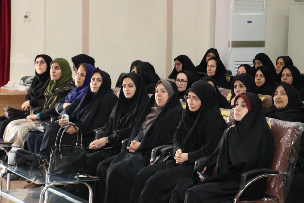 
همایش بزرگ 600 تن از مدیران ،معلمان و دبیران راهنمای  کارورزی استان آذربایجان شرقی 12