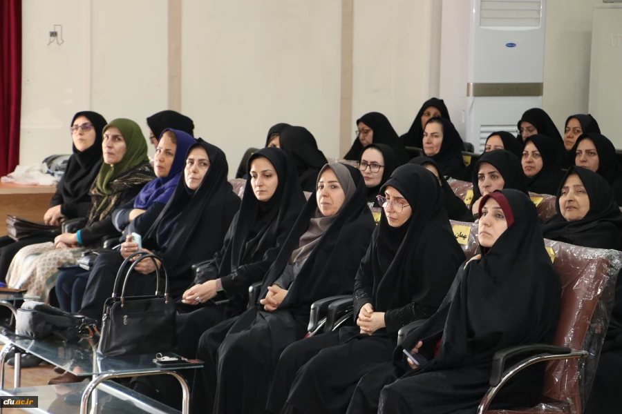 
همایش بزرگ 600 تن از مدیران ،معلمان و دبیران راهنمای  کارورزی استان آذربایجان شرقی 12