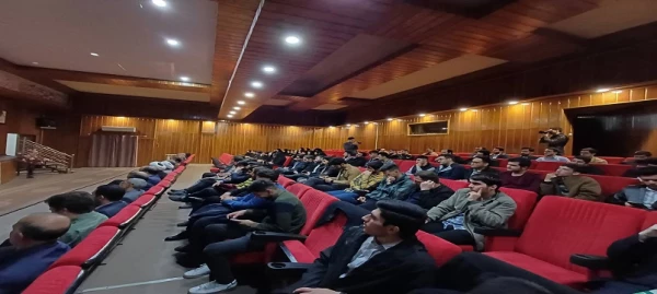 آیین تجلیل از خادمان صراط نور(دوره راهیان نور دانشگاه محور بسیج دانشجویی دانشگاه فرهنگیان استان اردبیل)