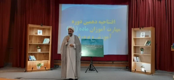 معلم الگو و اسوه دانش آموز است 4