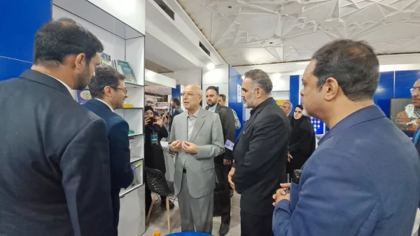 بازدید وزیر علوم، تحقیقات و فناوری از غرفه دانشگاه فرهنگیان در سی  و پنجمین نمایشگاه کتاب 3