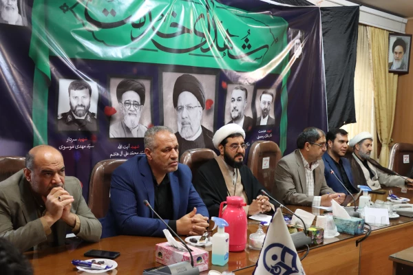 باید تلاش شود فردی شایسته و خدمت گذار برای جامعه انتخاب گردد 3