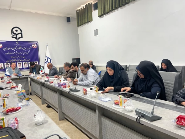 الگوی دانشجو معلمان و معلم ها، معلمان شهید هستند 3