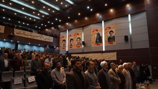 شهدای دانشجو معلم با نثار جانشان درس واقعی ایثار، شجاعت و از خودگذشتگی را به آیندگان یاد دادند. 12