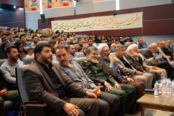 شهدای دانشجو معلم با نثار جانشان درس واقعی ایثار، شجاعت و از خودگذشتگی را به آیندگان یاد دادند. 13